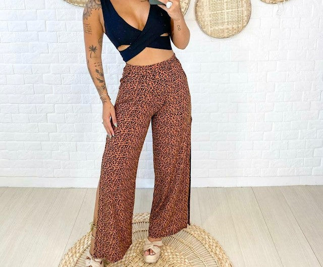 Calça Pantalona Com Fenda Lateral Tendência Moda Blogueira Conforto
