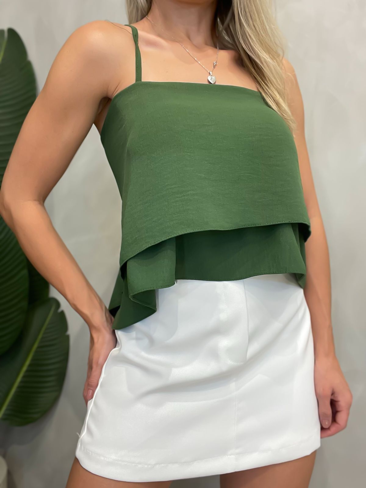 Cropped Feminino em Duna de Alça com Babado e Amarração