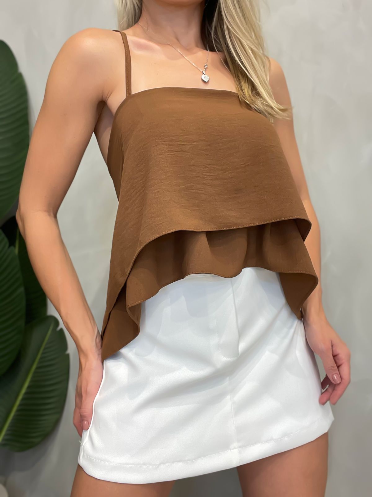 Cropped Feminino em Duna de Alça com Babado e Amarração