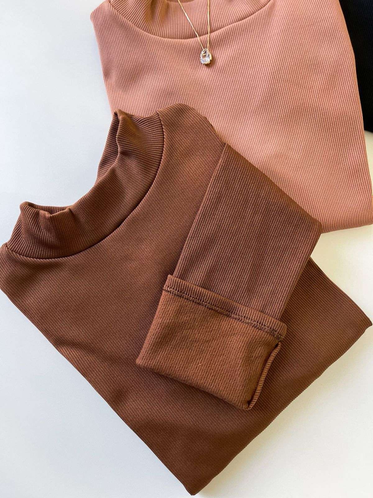 Blusa em Ribana Manga Longa Térmica de Gola