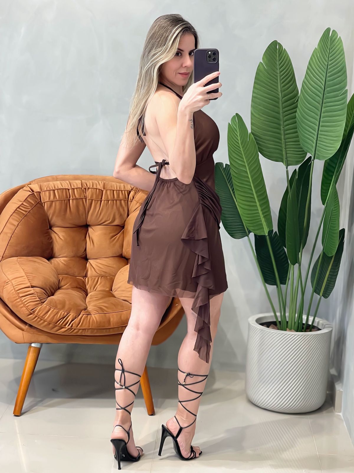 Vestido Curto em Tule de Babado com Amarração