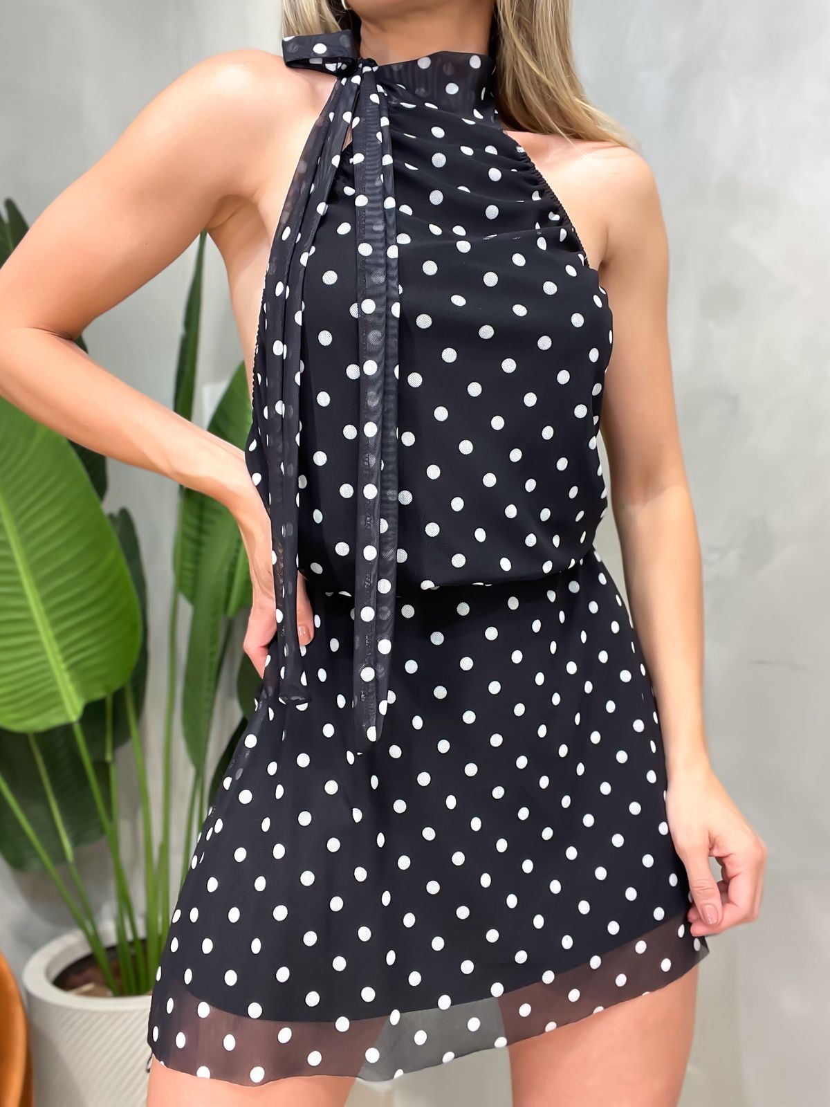 Vestido Curto em Tule Poá Frente Única com Amarração