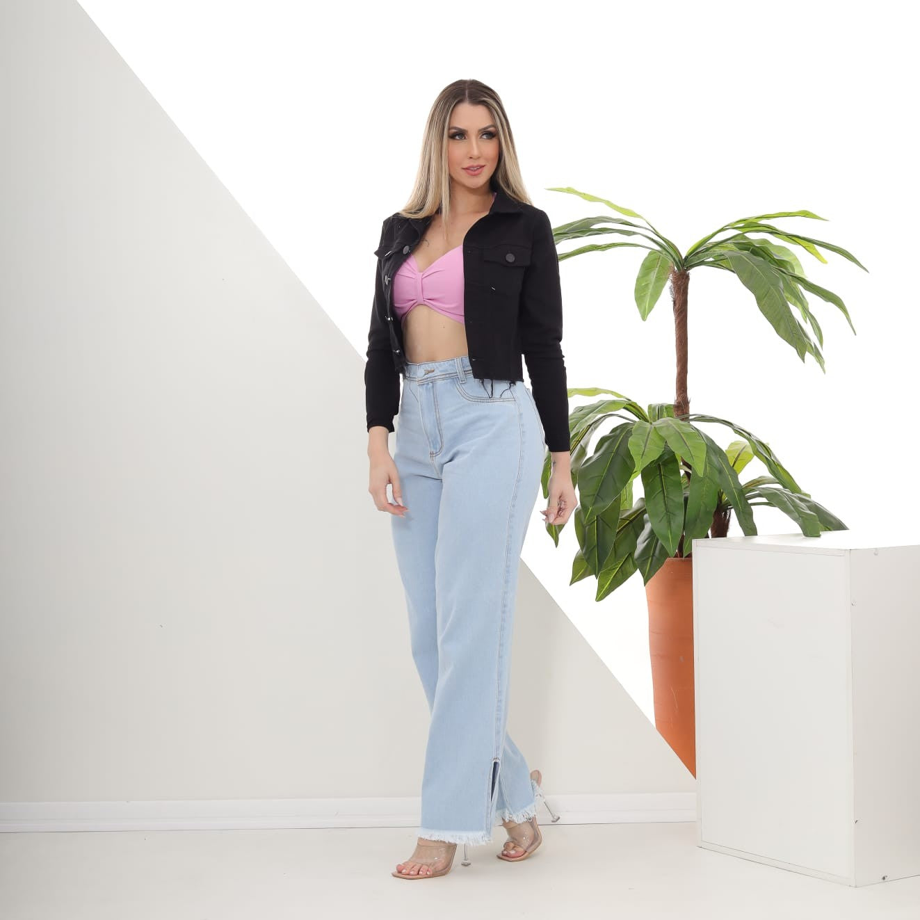 Jaqueta Feminina Cropped Sarja, Preto Tecido, Premium Outono, Inverno