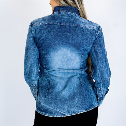 Camisa Jeans Escura Botões Manga Longa Desbotada / Roupas Femininas / Camisas E