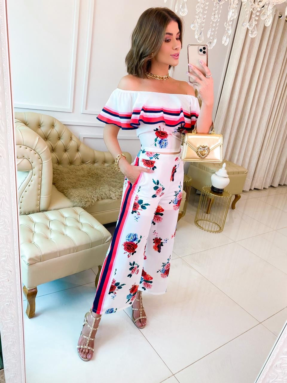 Roupas Femininas/Conjunto  / cropped e calça / estampada / flores / listra / cr