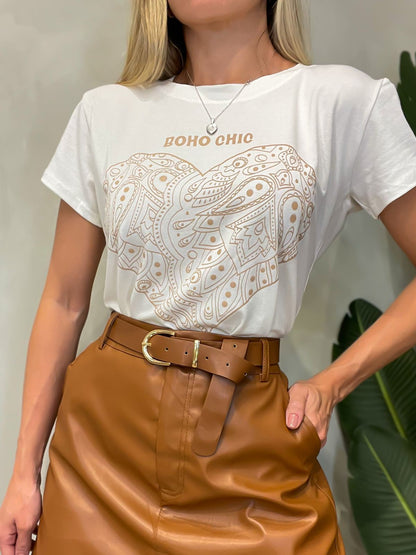 Shorts Saia Feminino em Courino Bolso Faca com Cinto Monise