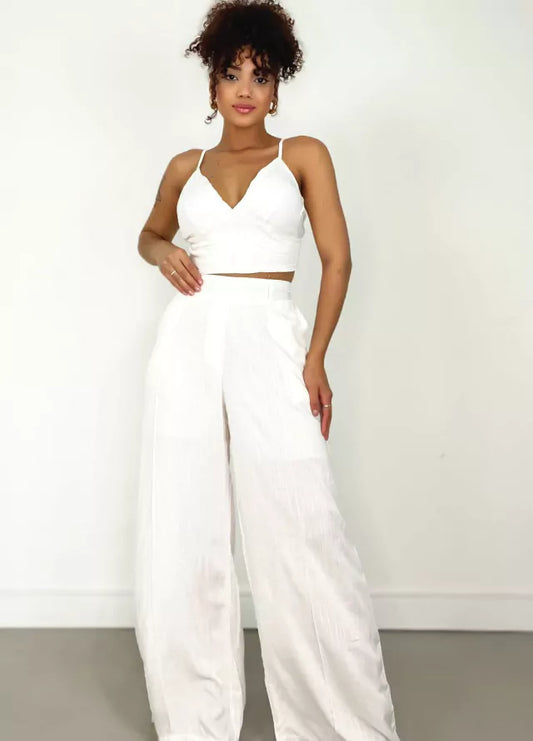 Conjunto Feminino em Viscolinho Calça Pantalona e Cropped de Alça Manu