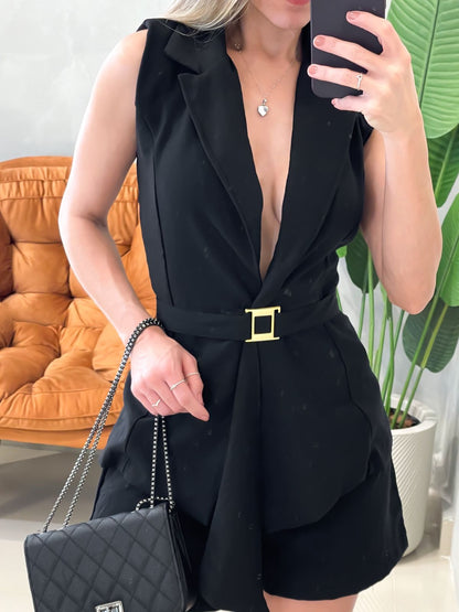 Conjunto em Alfaiataria Sensoriale Max Colete de Bico e Shorts