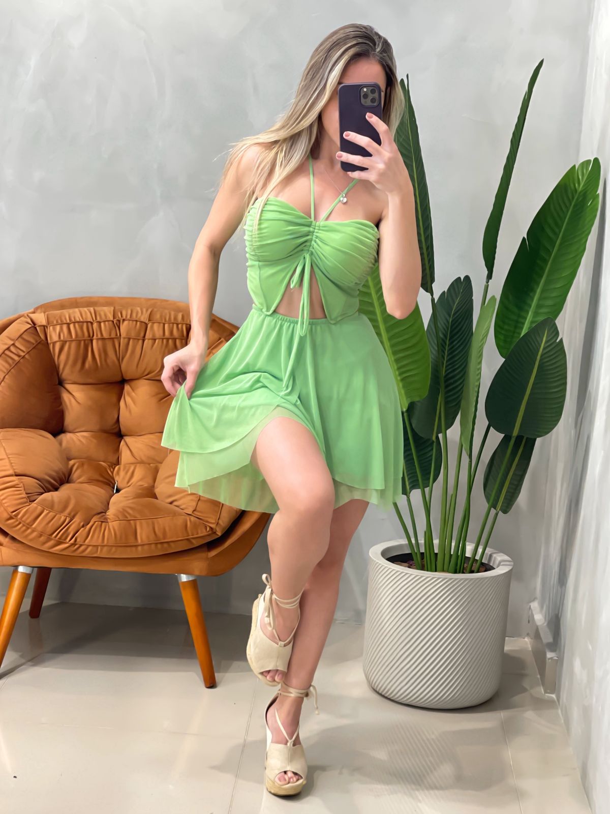 Macaquinho em Tule Costas Nua com Amarração