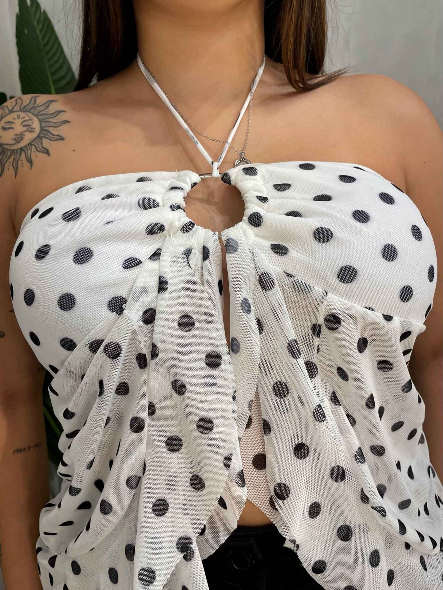 Blusa em Tule Poá de Babado com Amarração