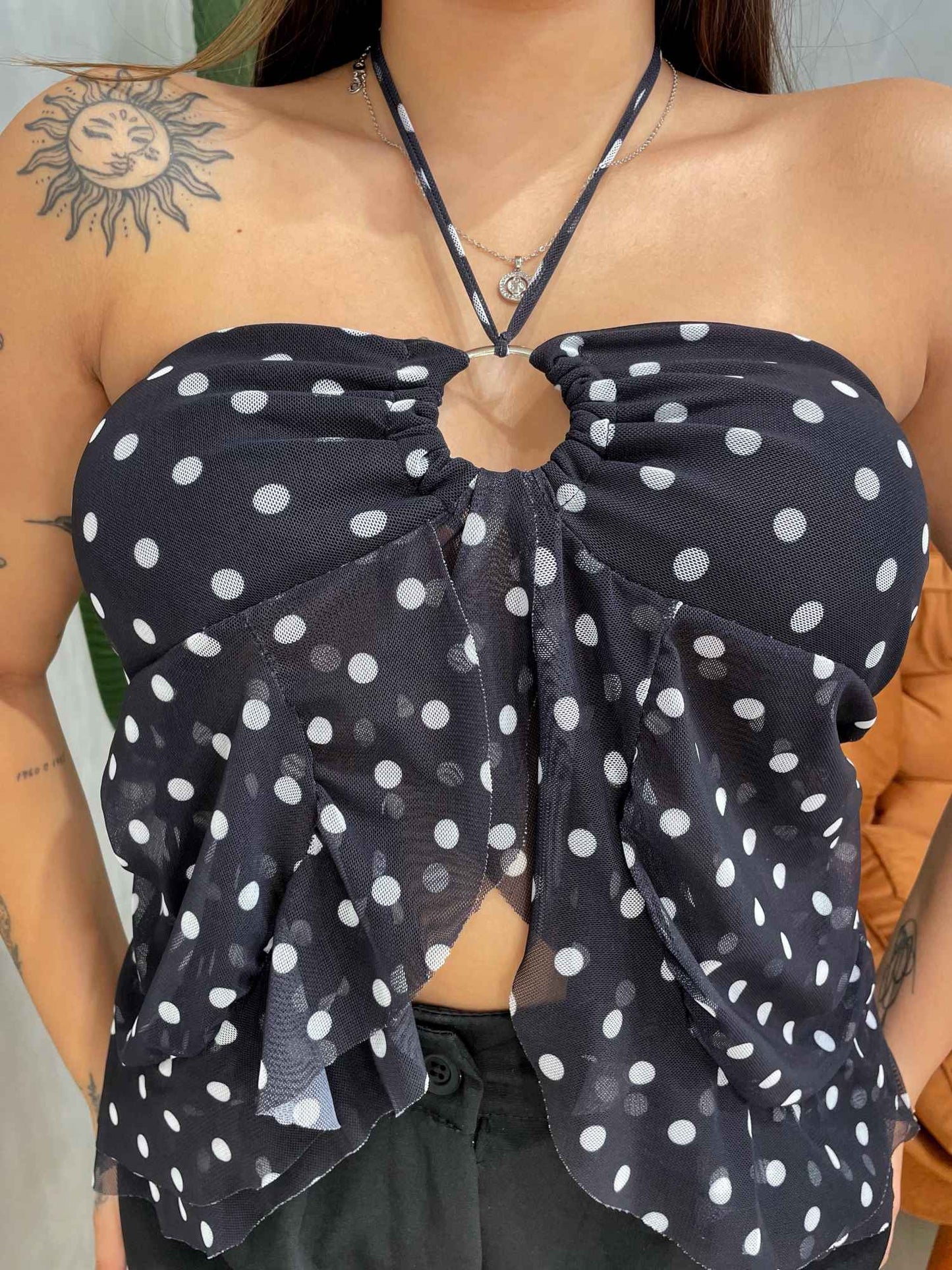 Blusa em Tule Poá de Babado com Amarração