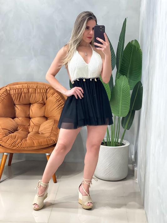 Macaquinho em Tule com Renda e Detalhe de Búzios