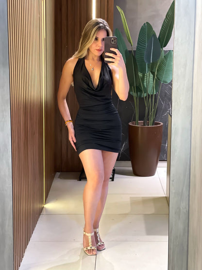 Vestido Curto em Suplex Costas Nua com Gola Boba e Amarração