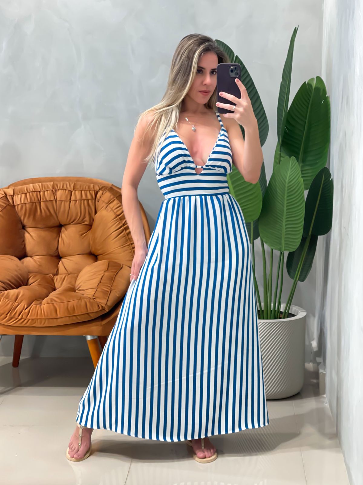Vestido Midi em Duna com Decote e Amarração